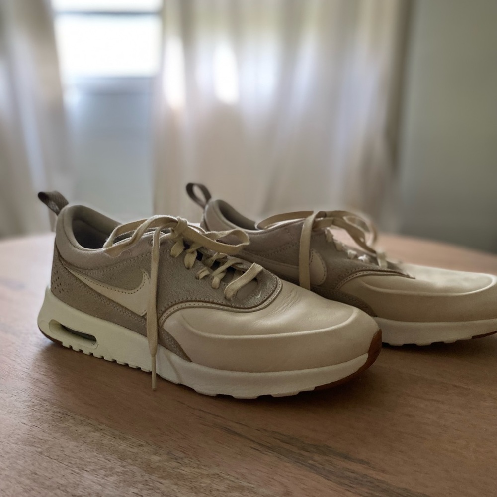 Nike Air Max Thea Sneakers EUC Size 7